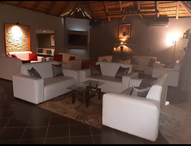 M² LODGE FOR SALE IN ZEERUST